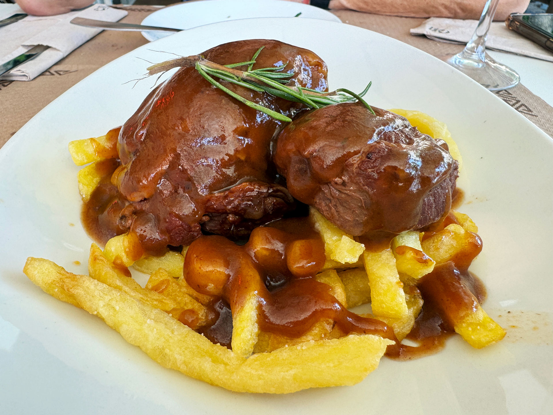 Malafama Terraza Club Dos hermanas